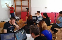 Jornada Grownup2 en Baza y Salobreña. Momento del taller de Scratch